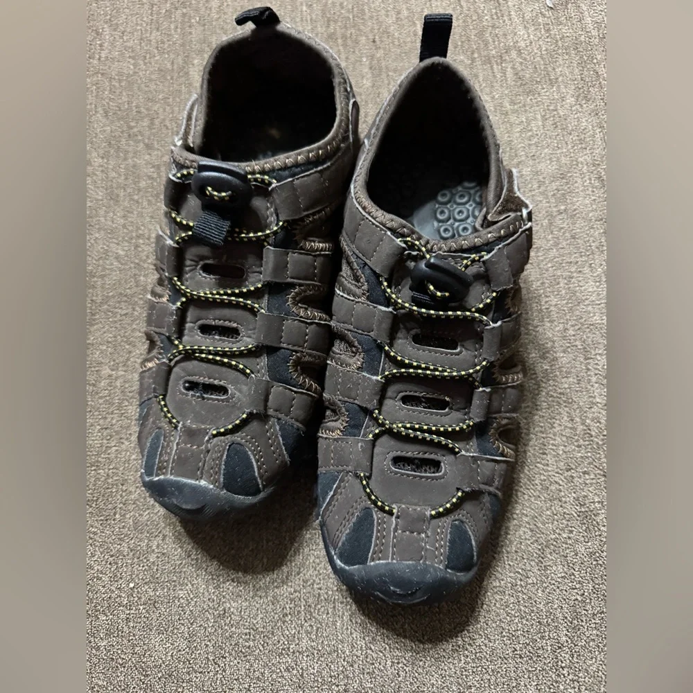 Crazy 8 Brown Shoes